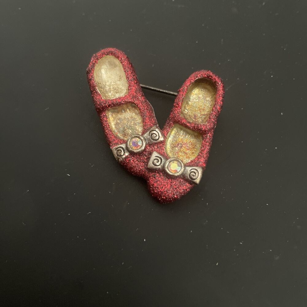 Vintage Wizard Of Oz Ruby Slippers Pin Glitter AB Crystal 1997 Brooch Jewelry